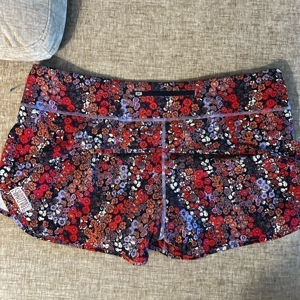 Smartwool Women's Active Lined Short - Picture 3 of 7